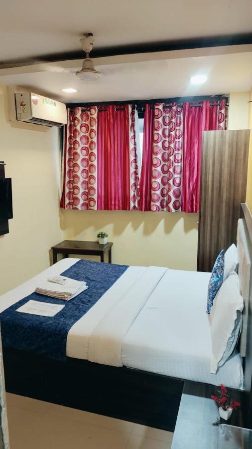 Hotel Golden Galaxy - Santacruz East Мумбаи Экстерьер фото