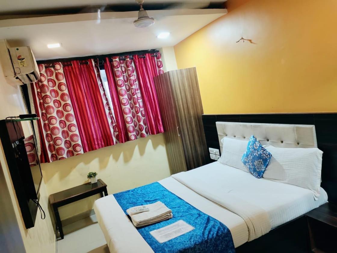 Hotel Golden Galaxy - Santacruz East Мумбаи Экстерьер фото