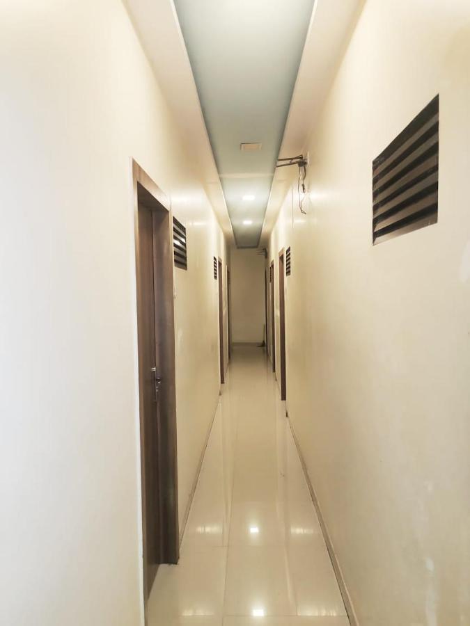 Hotel Golden Galaxy - Santacruz East Мумбаи Экстерьер фото